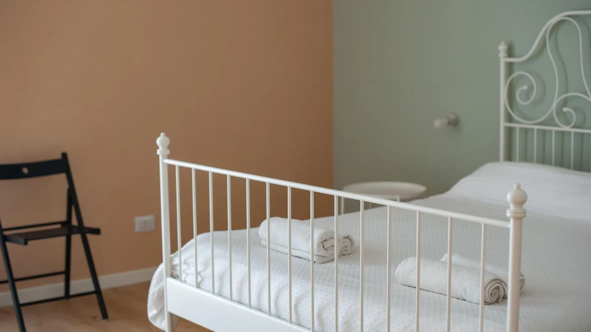 Three Rooms ألغيرو إيطاليا