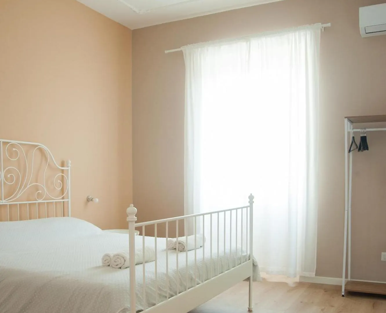 بيت ضيافة Three Rooms ألغيرو
